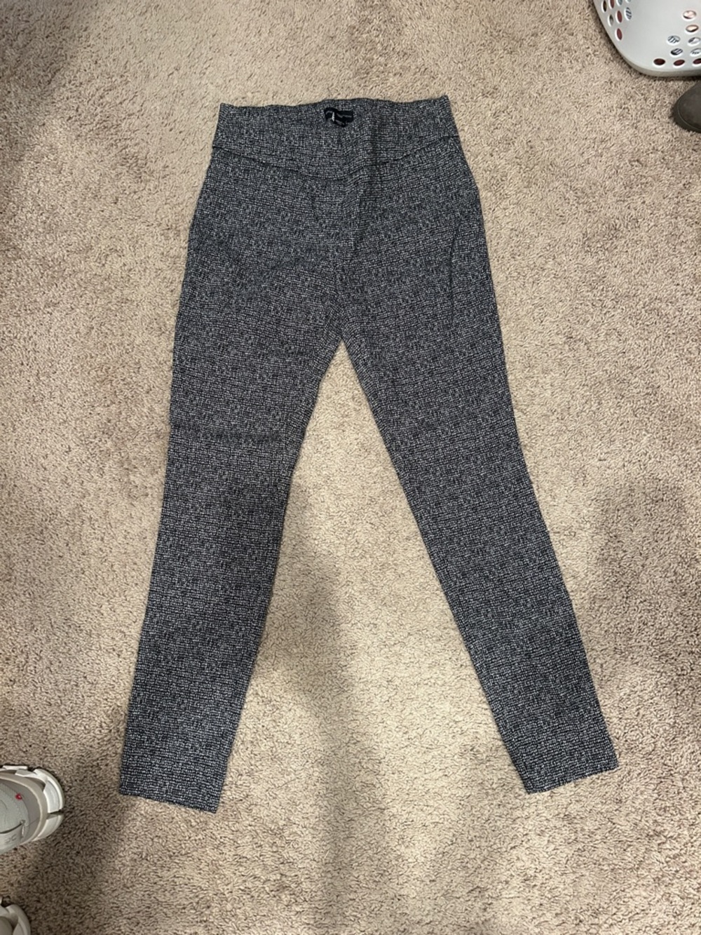 Adrienne Vittadini Gray Knit Slim Dress Pants